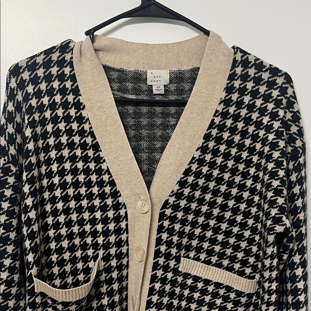 a new day Black and Cream Houndstooth Cardigan